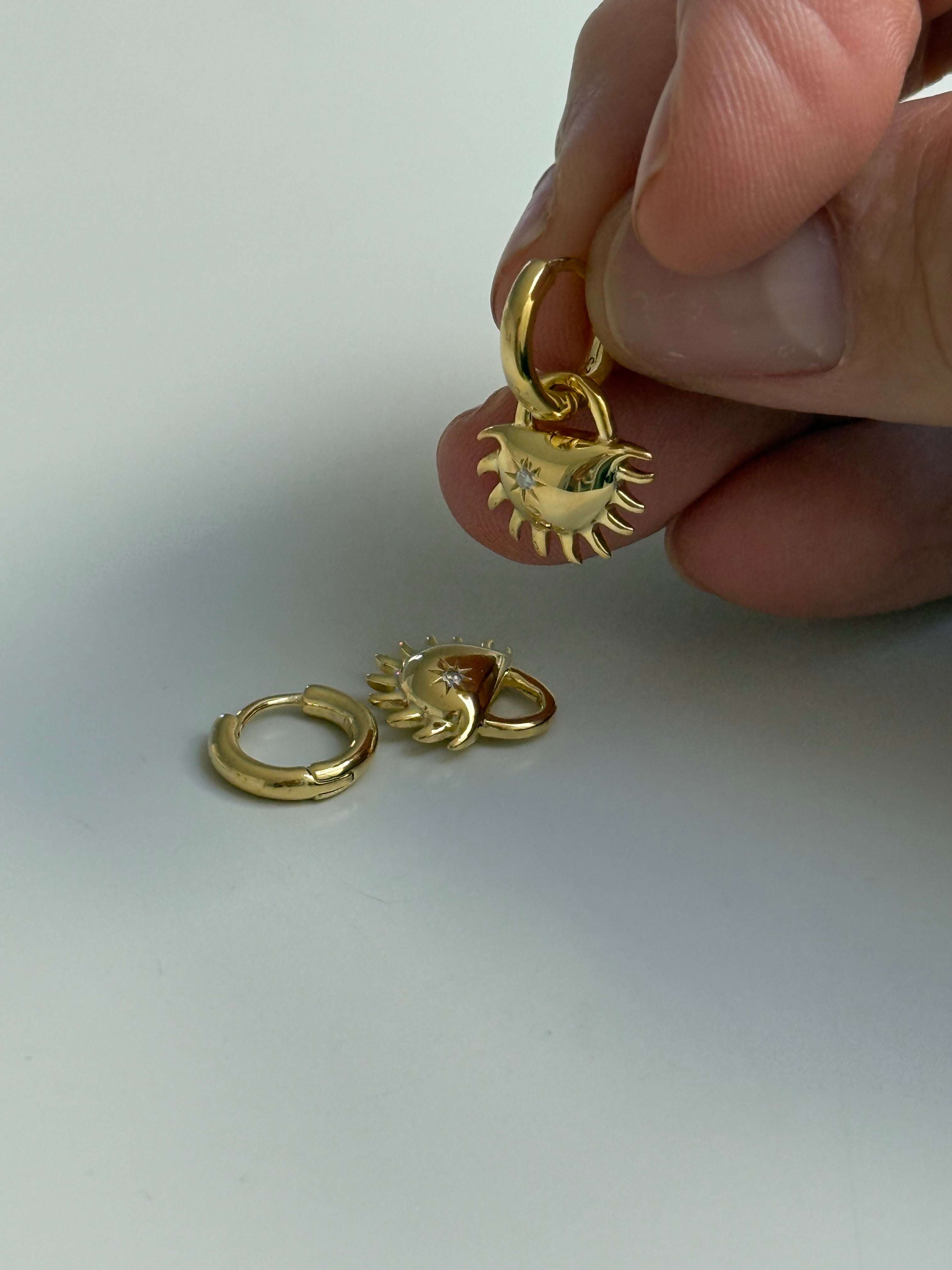 Solida Charm Earrings Clear Gold