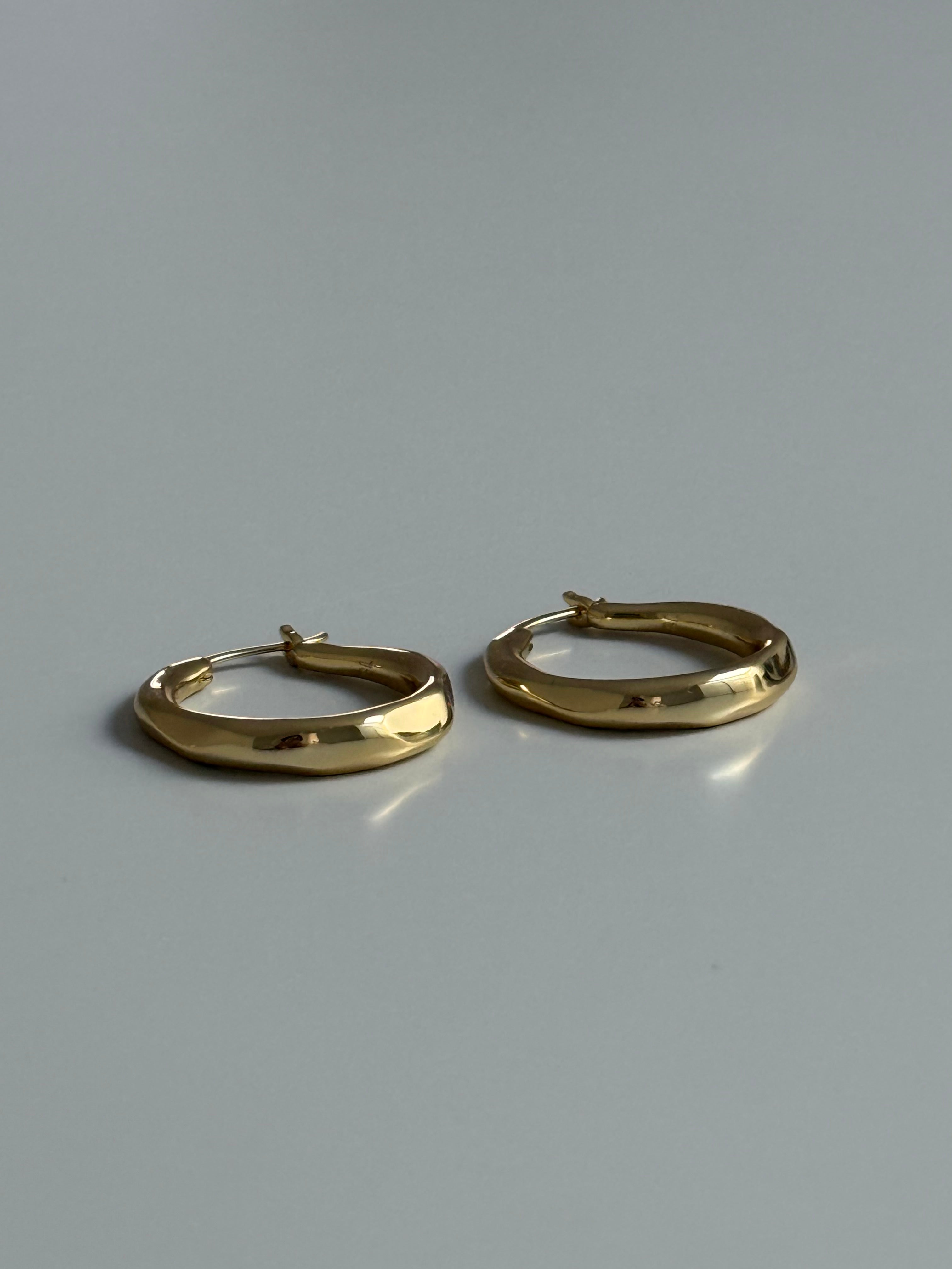 Organica Hoop Earrings Small Gold