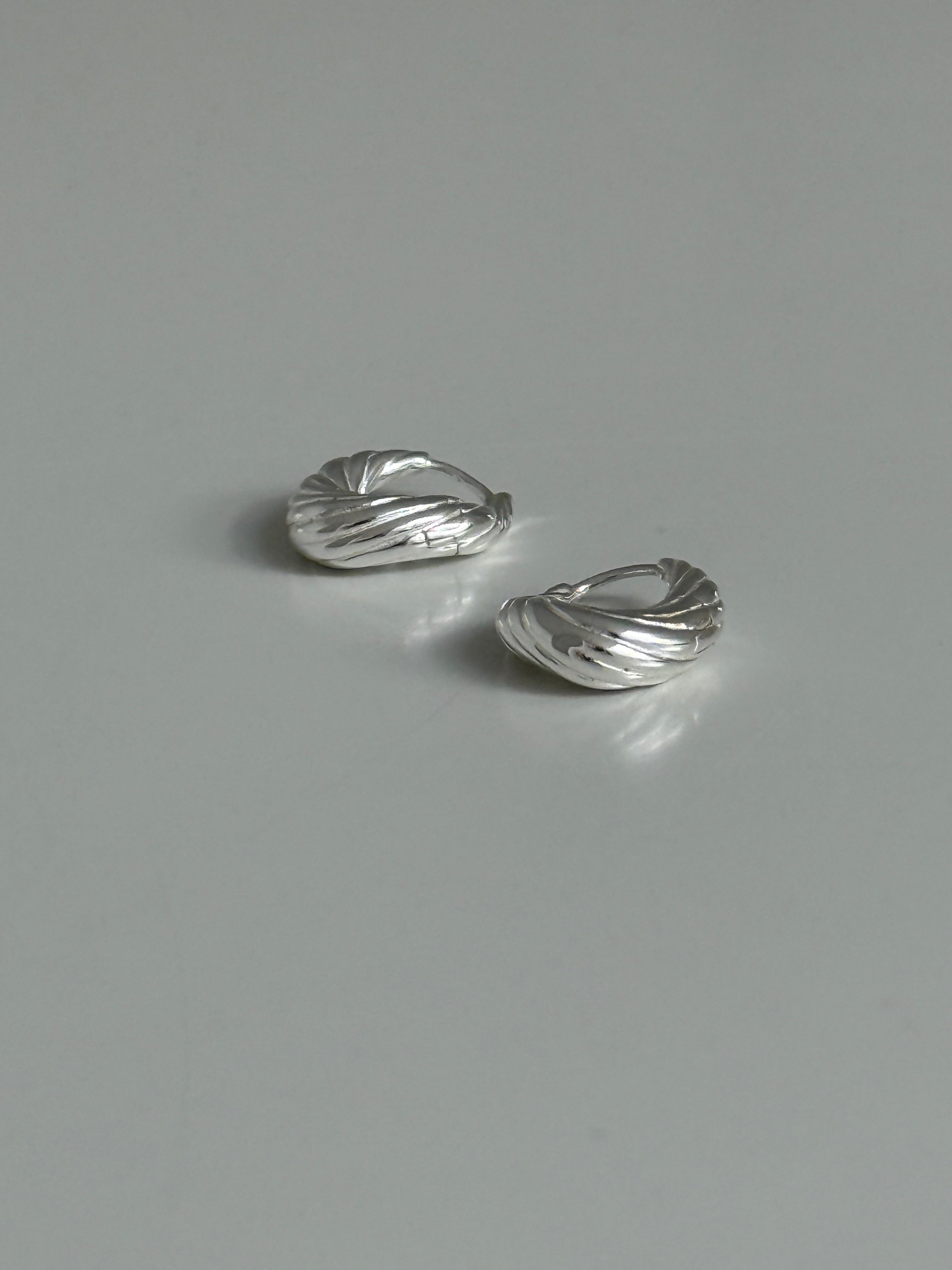 Olar Twist Hoops