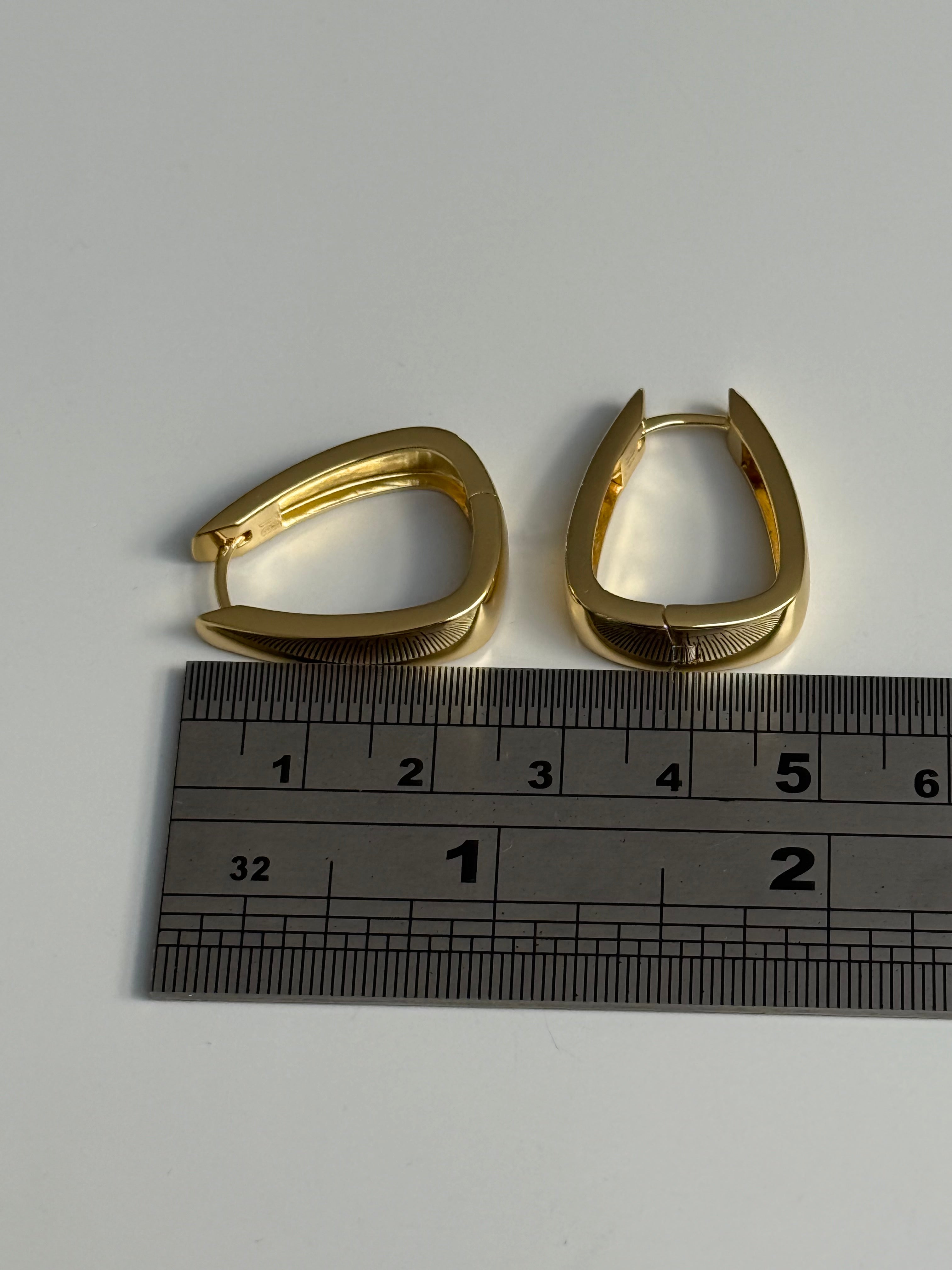 Large Uma Earrings Gold