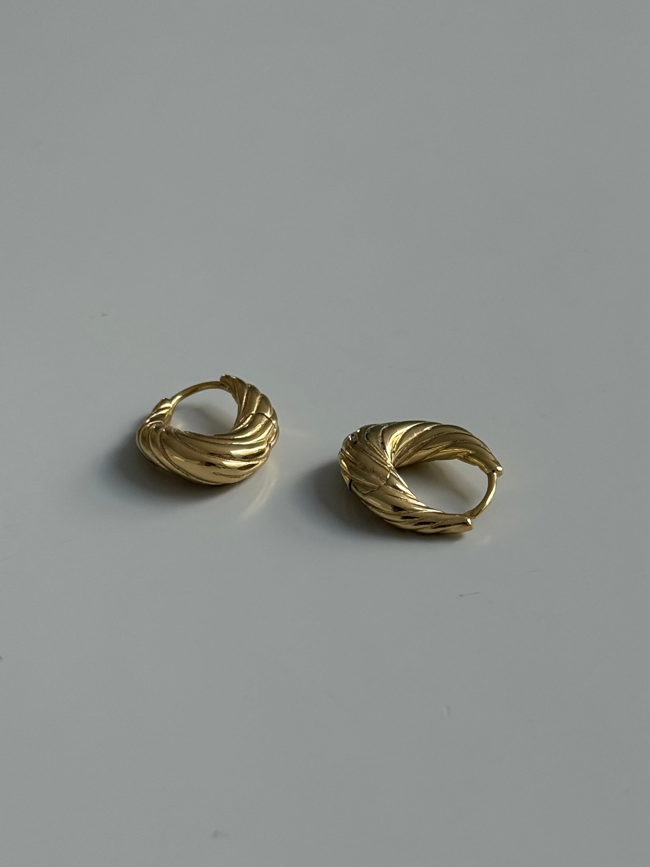 Olar Twist Hoops