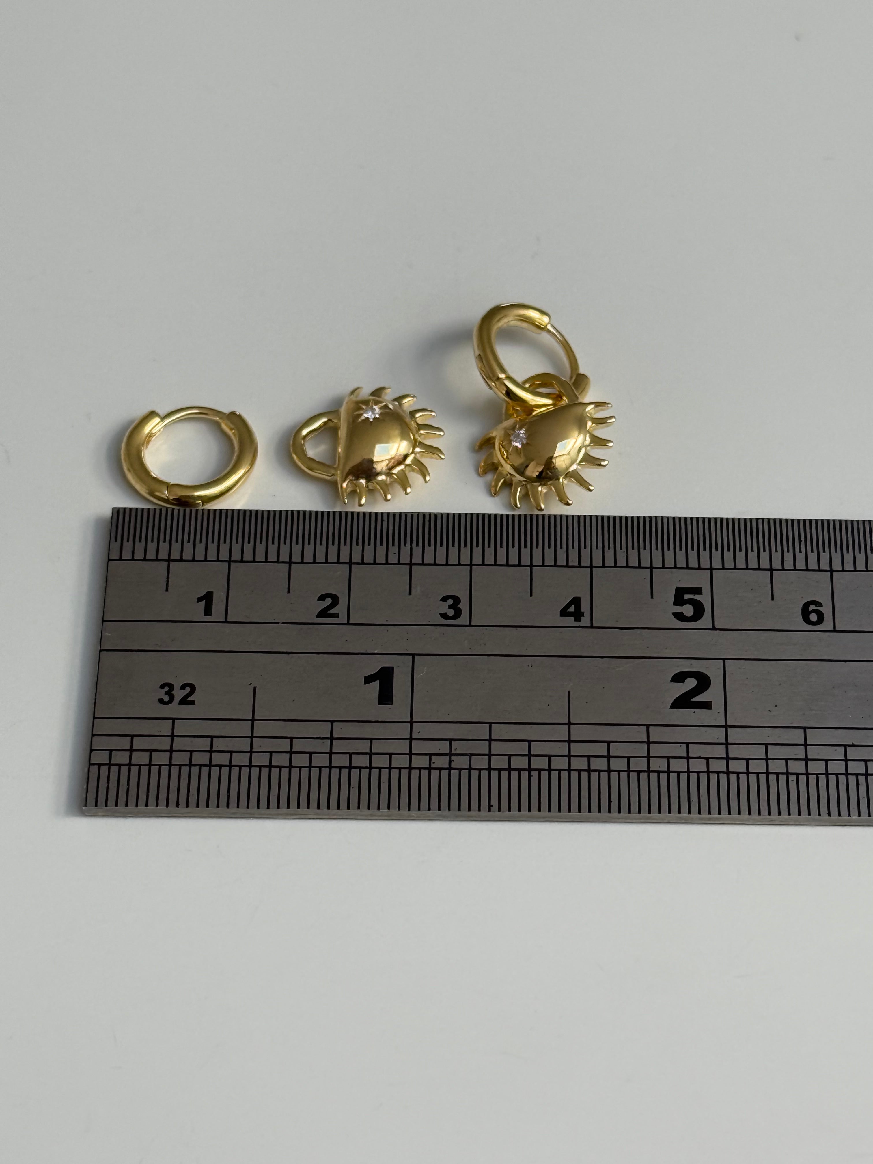 Solida Charm Earrings Clear Gold