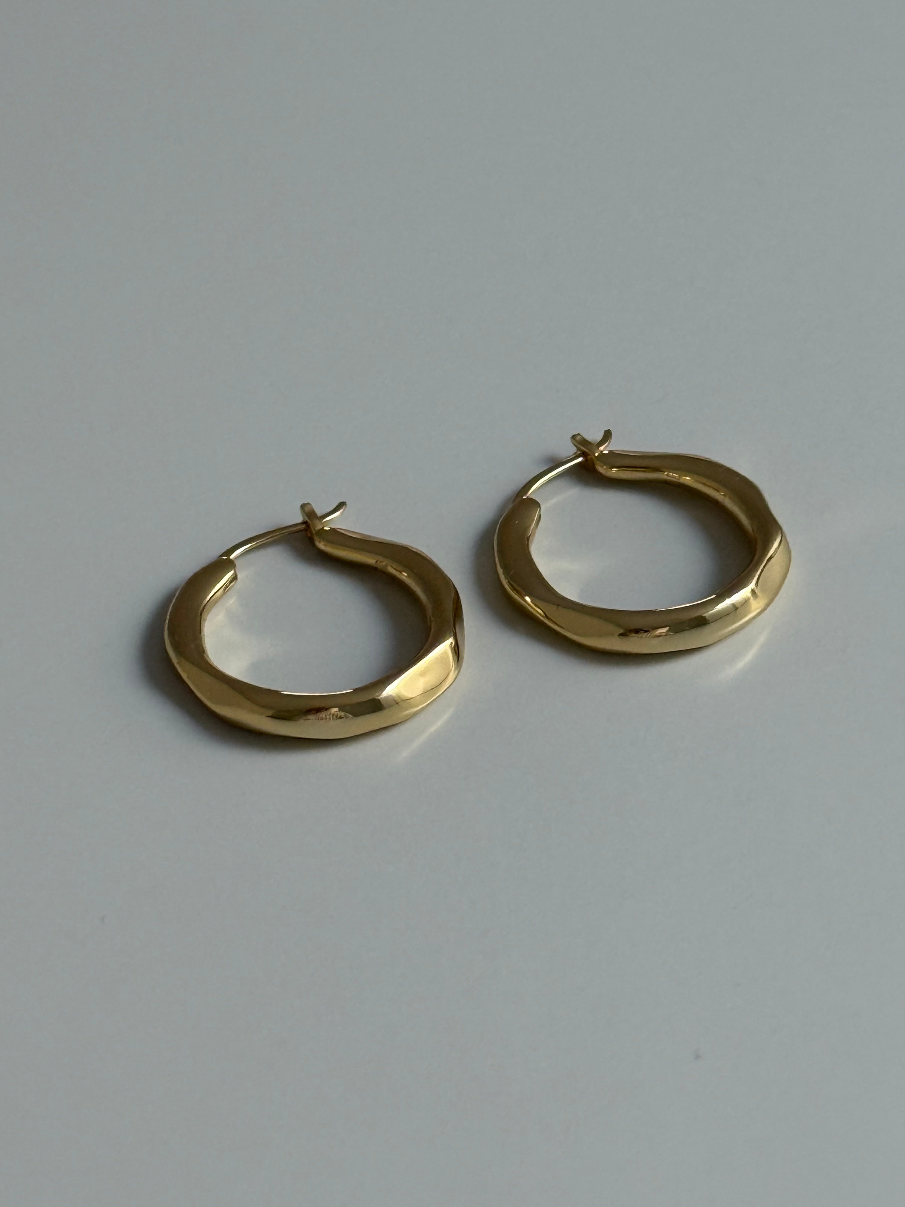 Organica Hoop Earrings Small Gold