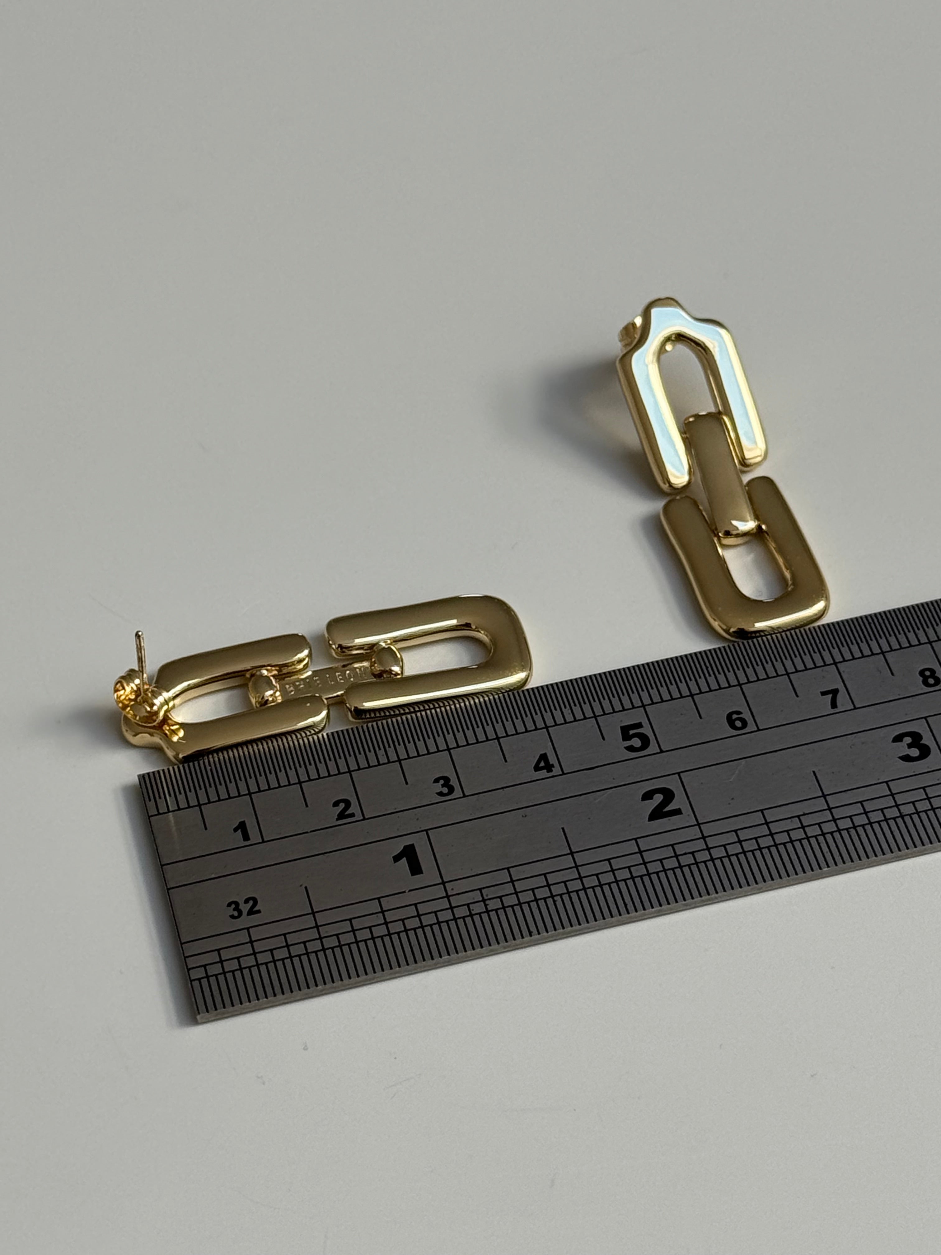 Agnes Drop Earrings Gold