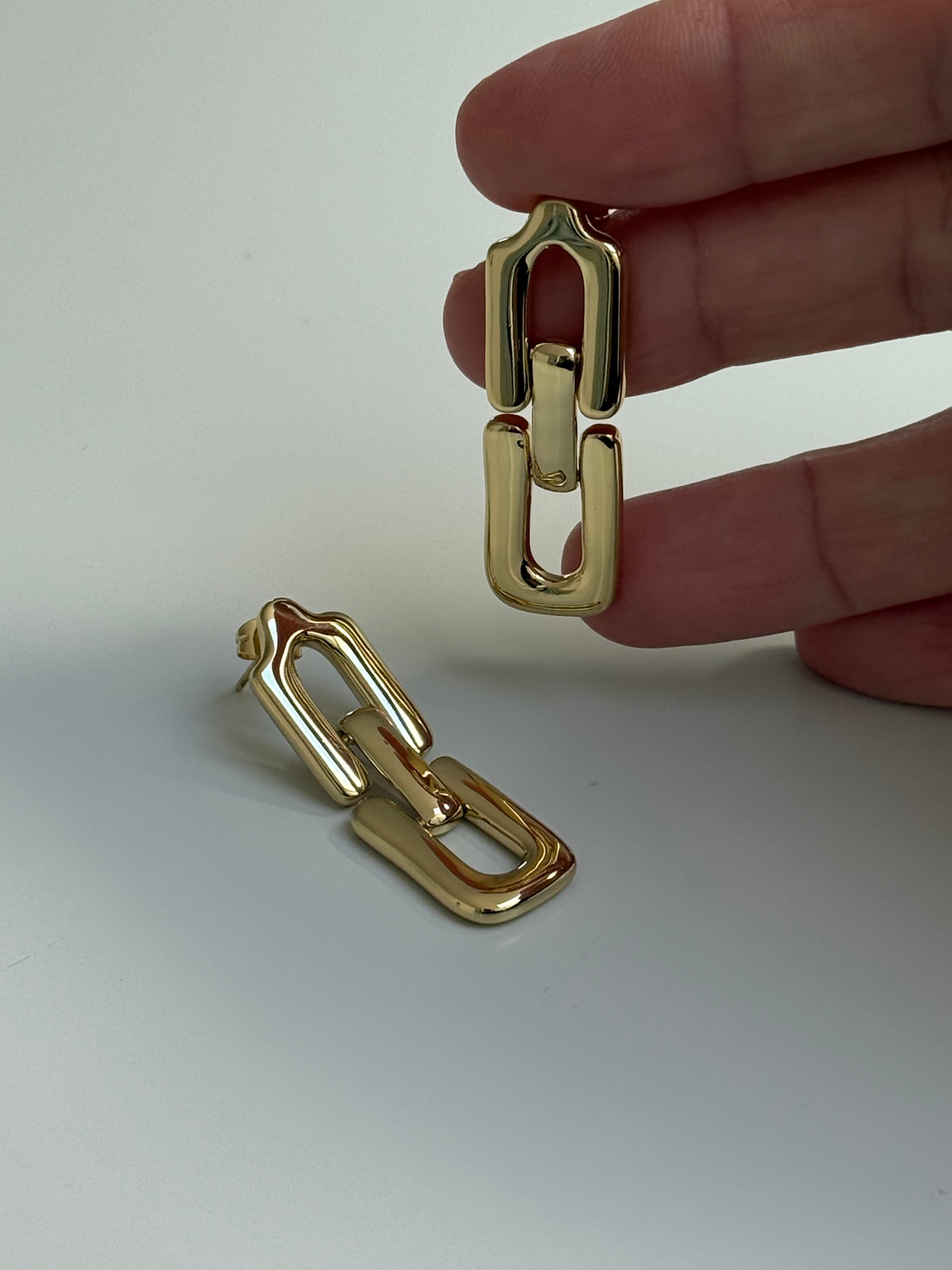 Agnes Drop Earrings Gold