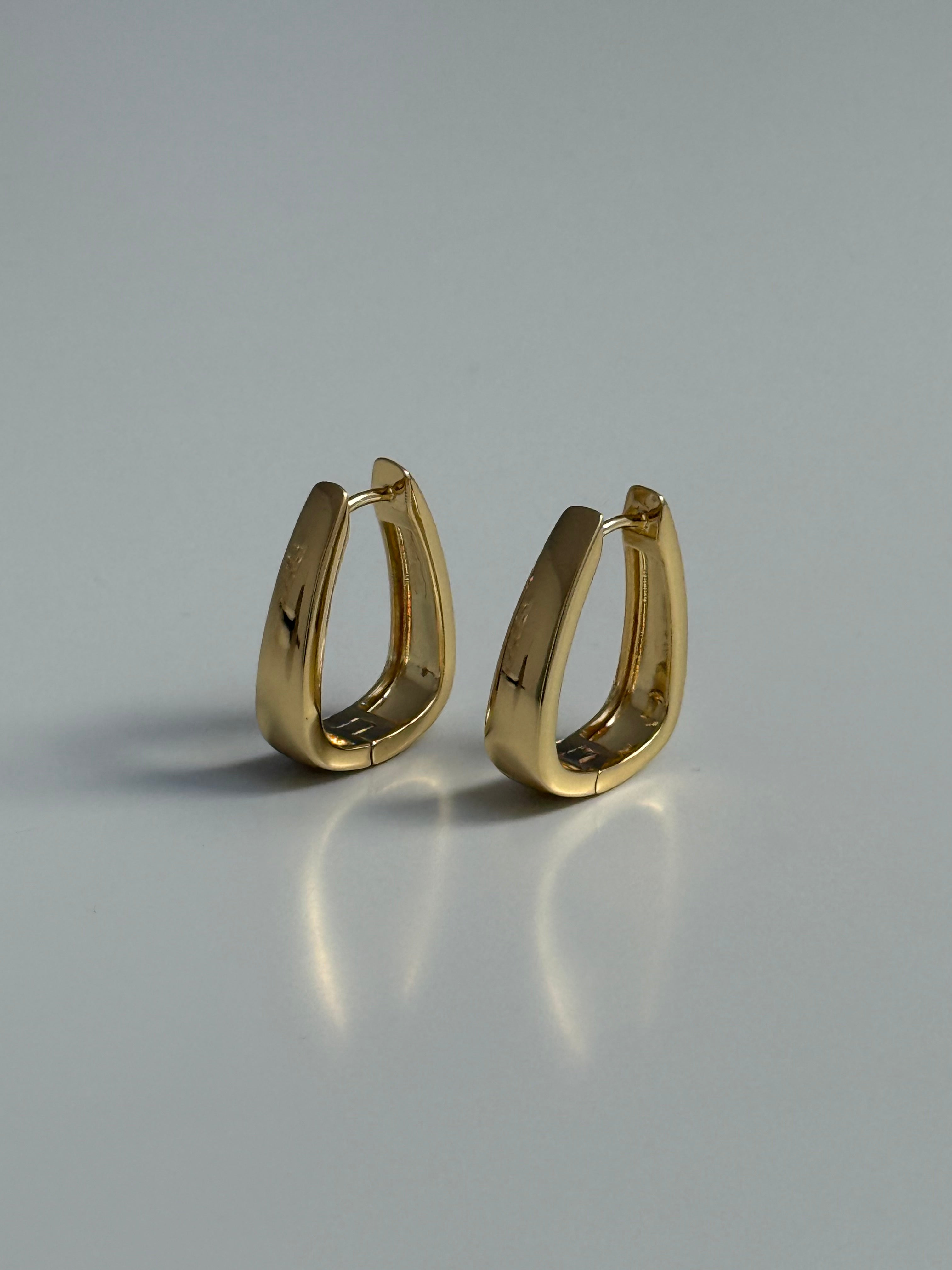 Large Uma Earrings Gold