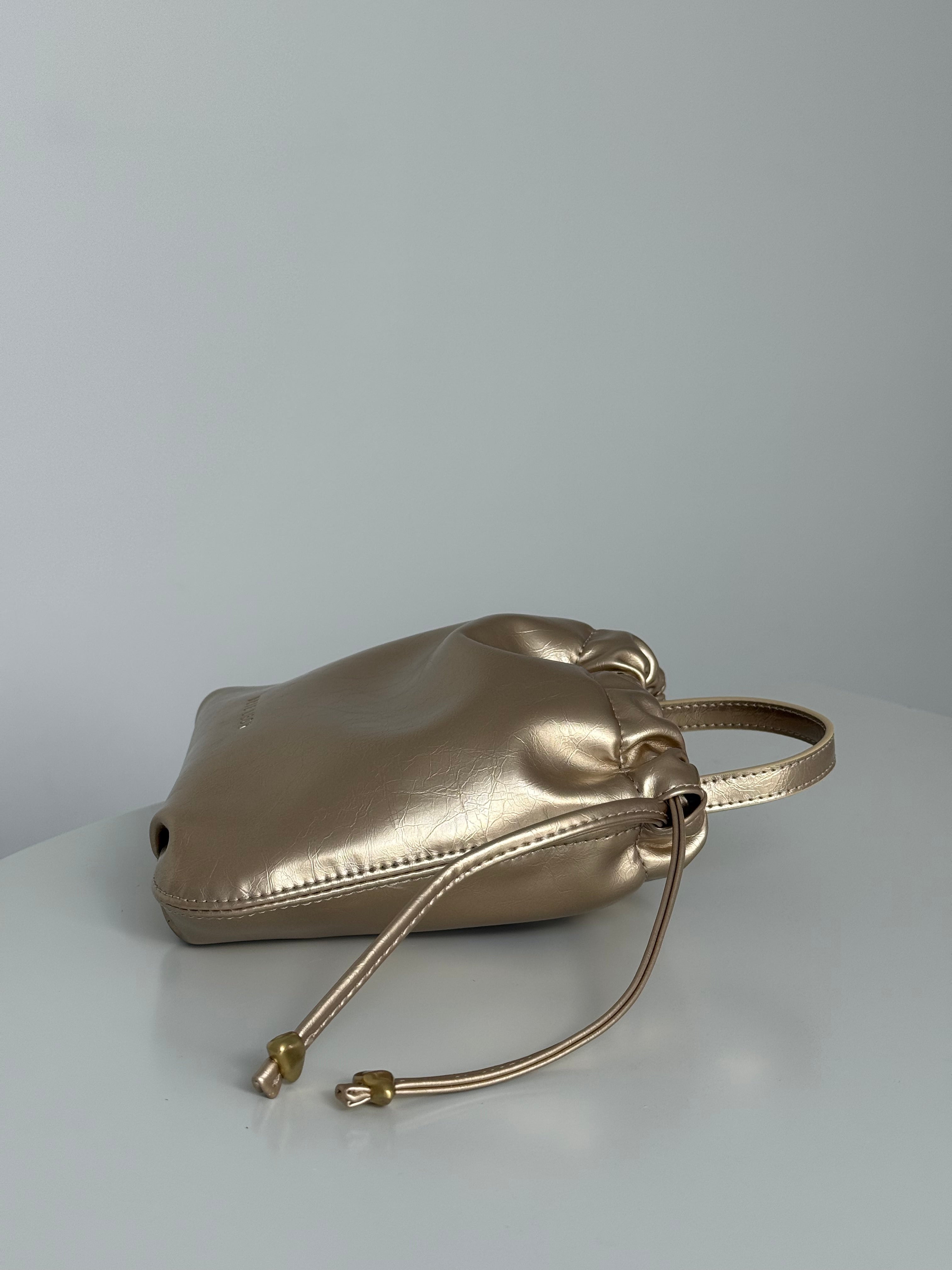 Halle Crossbody Bag Honey Gold | Brie Leon