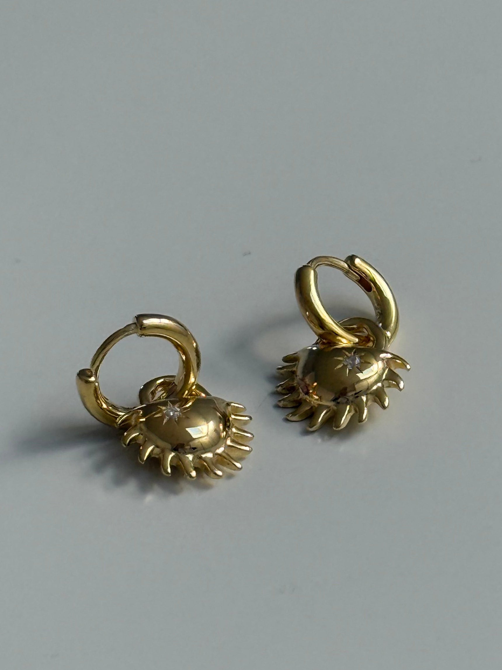 Solida Charm Earrings Clear Gold