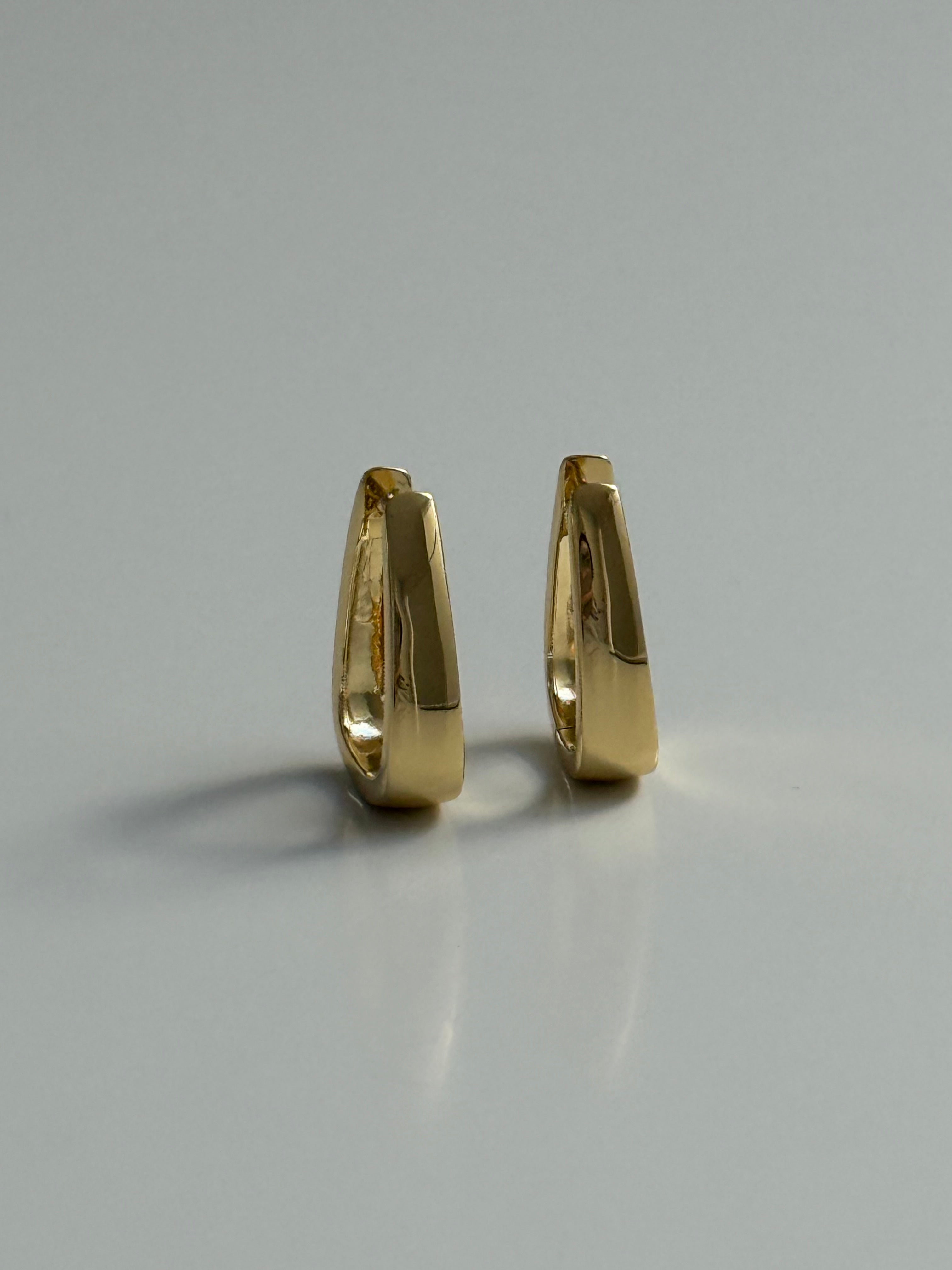 Large Uma Earrings Gold