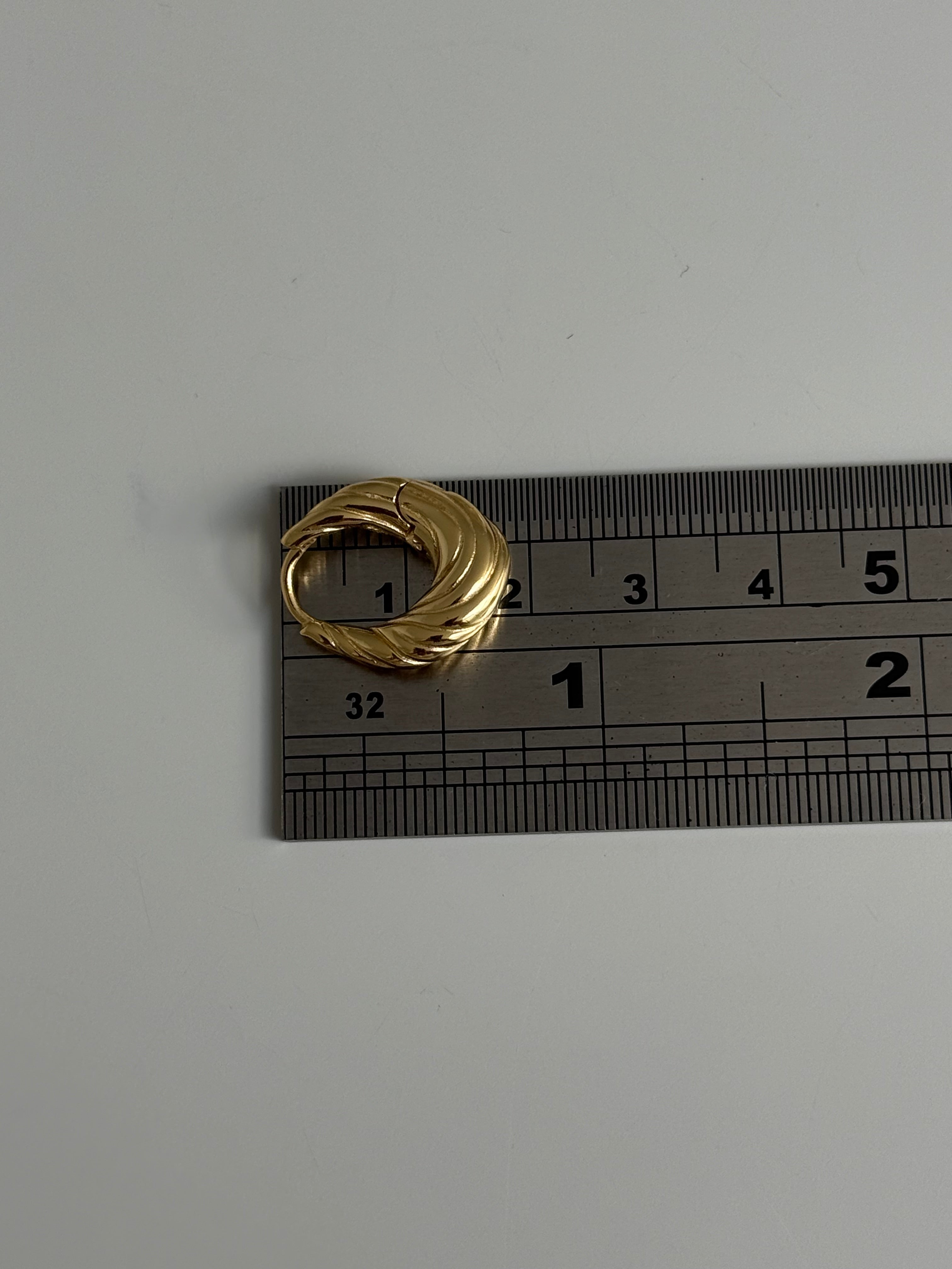 Olar Twist Hoops