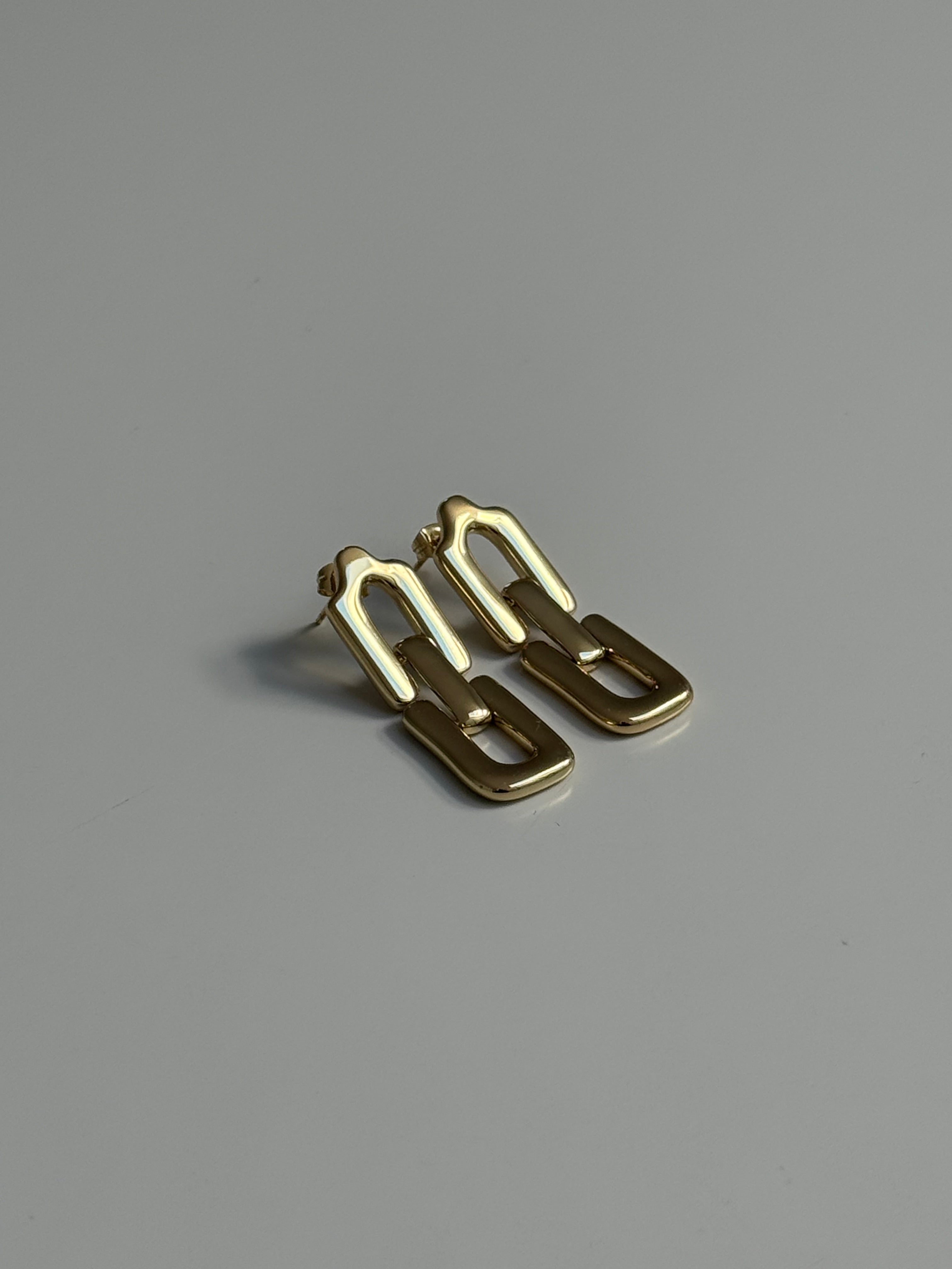 Agnes Drop Earrings Gold