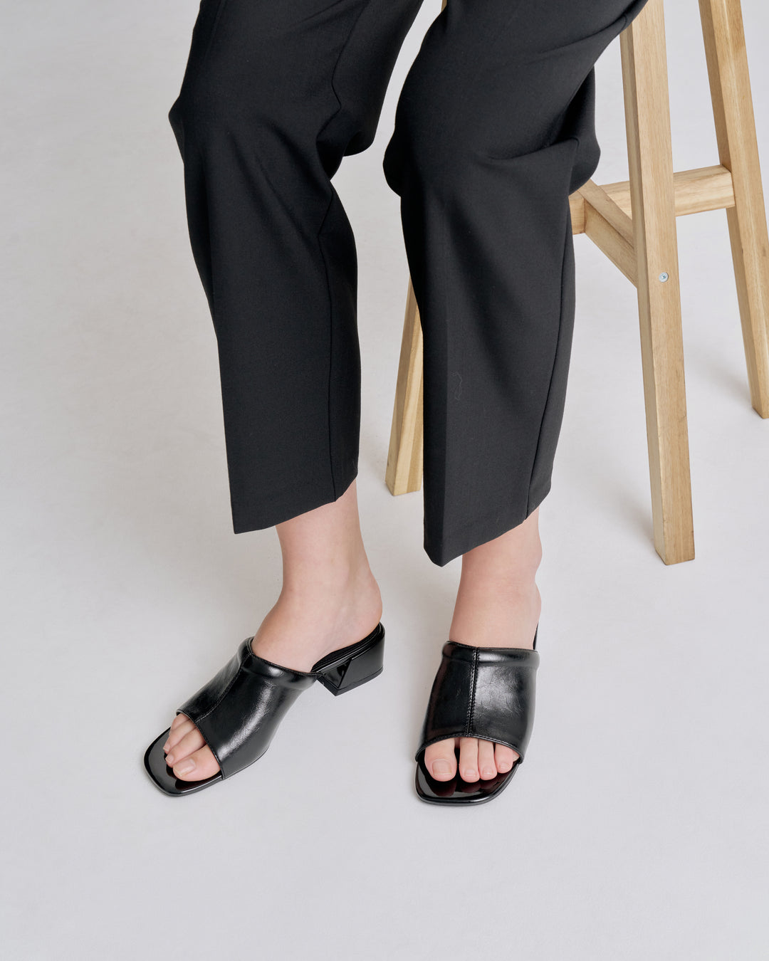 BRENTELLA ALIDEA MULE ブラック 38 BRENTELLA ALIDEA MULE ブラック 38